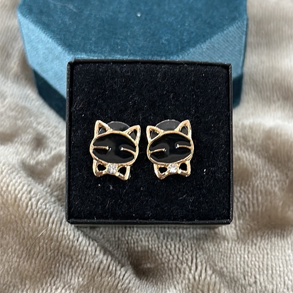 Cat earring